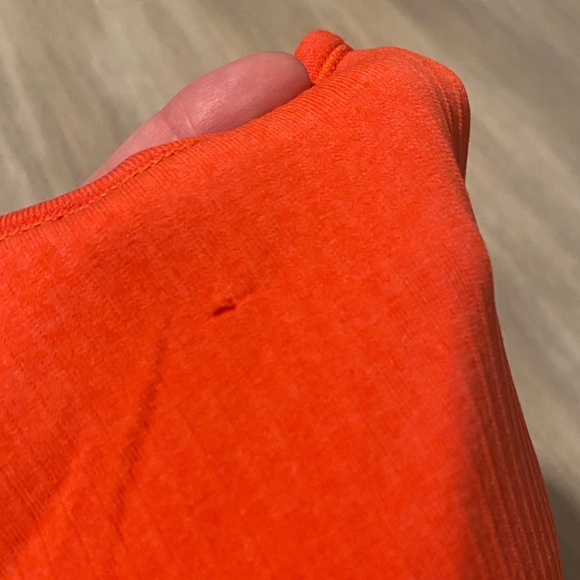 Ebb to street crop tank - love red - size 8 - Picture 3 of 4